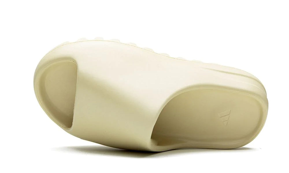 Yeezy Slides "Bone"