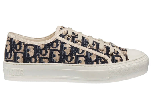 حذاء WALK'N'DIOR الرياضي من قماش الكانفاس المطرّز بنقشة Dior Oblique باللون الأزرق