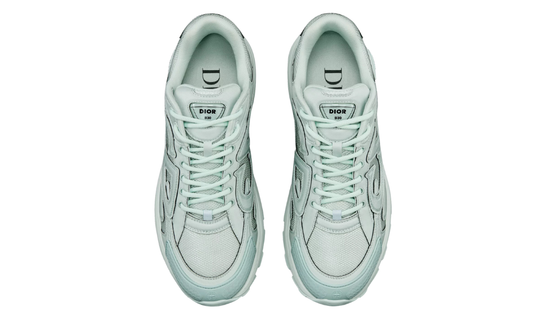 Dior B30 و Stone Island - إصدار محدود ومرقم "أخضر فاتح"