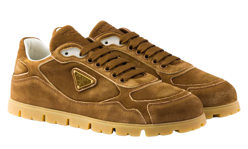 Prada Sneakers Trail en veau velours délavé "Cannelle"