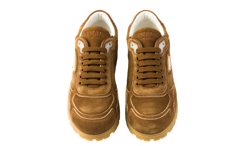 Prada Sneakers Trail en veau velours délavé "Cannelle"