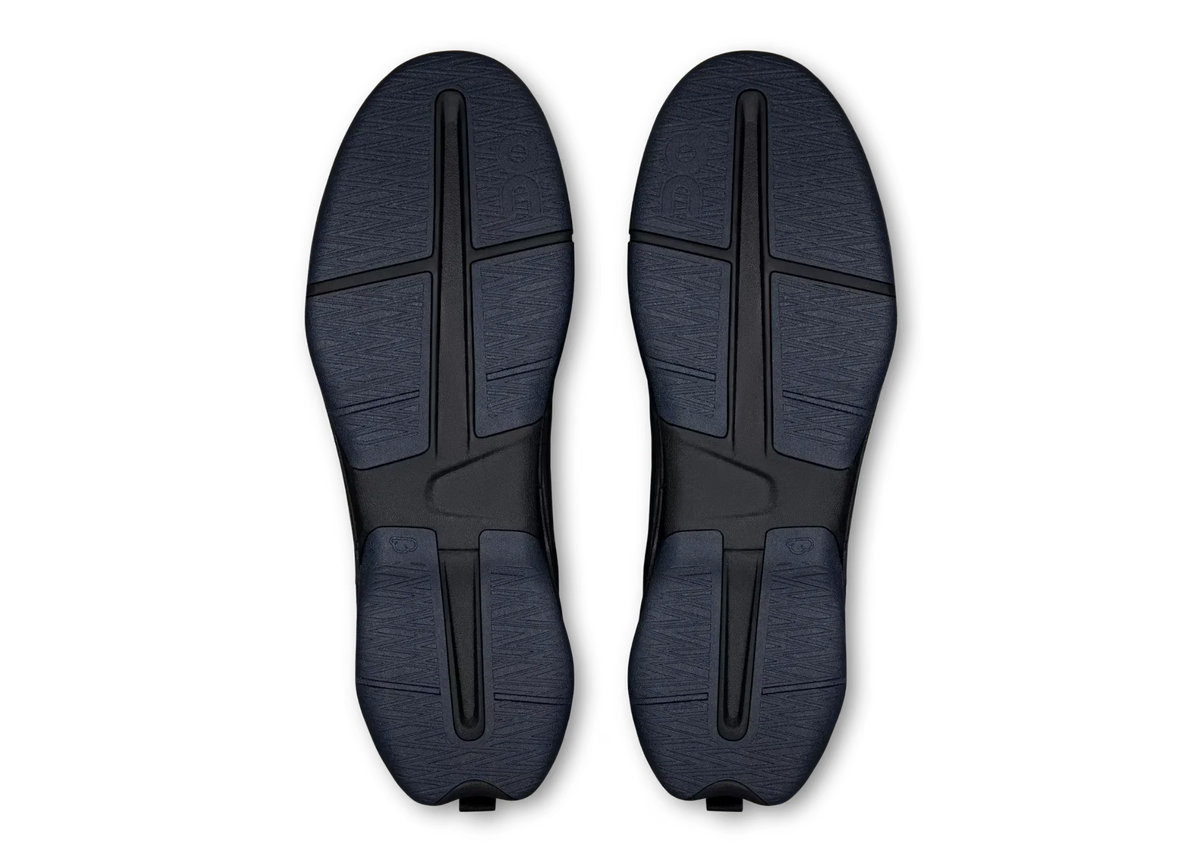 On Cloudnova Moon "Black"