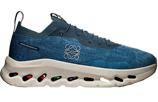 حذاء "On Cloudtilt Loewe" باللون الأزرق الجينزي (Denim Blue)