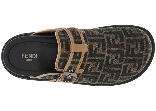 قبقاب Fendi Feel من القماش باللون البني 'أسود / بني'