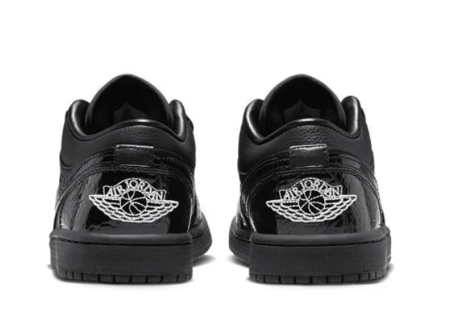 Air Jordan 1 Low SE "Black"